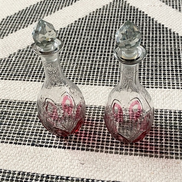 Two Art Deco Style Pink Glass Decanters - Picture 3 of 6